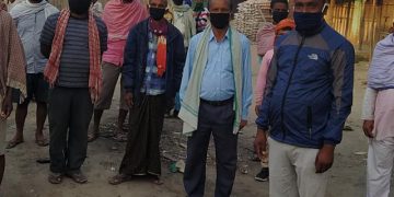 यादवद्वारा  माक्स वितरण