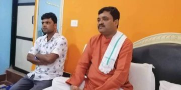 सचिवको सरुवा तत्काल बदर गर्न मन्त्री साहको मांग