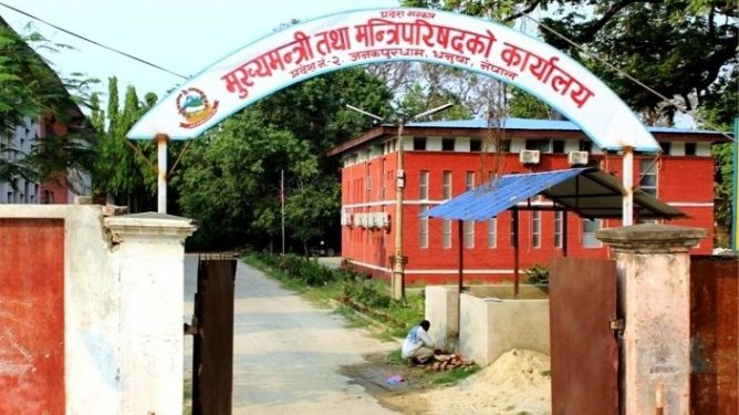 मुख्यमन्त्री कार्यालयका ६ कर्मचारीसहित धनुषाका ३० जनामा कोरोना संक्रमण पुष्टि