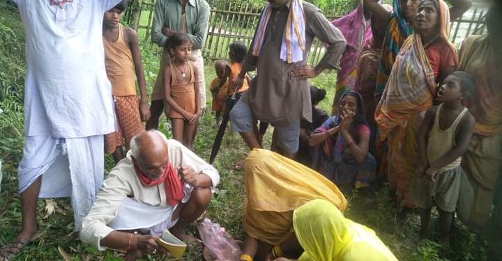 दुर्गा पूजाको लागि साेनमा गाउँपालिकामा बँसकट्टी गरियाे