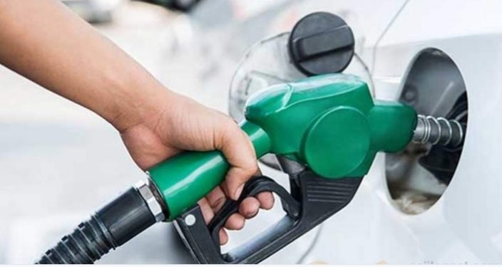 सरकारले फेरि बढायो पेट्रोलको मूल्य