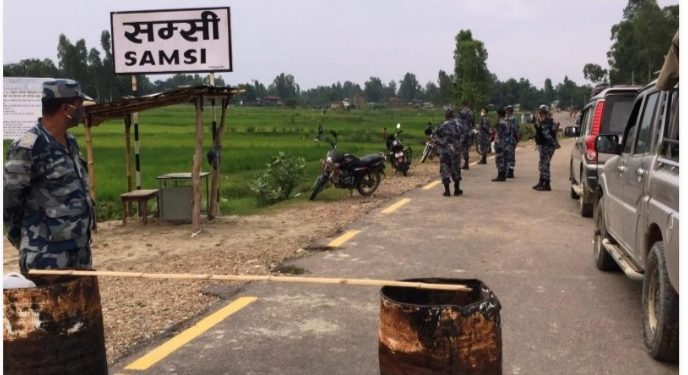 महाेतरी र धनुषा सीमानाकाको डीआइजीले गरे निरीक्षण, कडाइ गर्न दिए निर्देशन