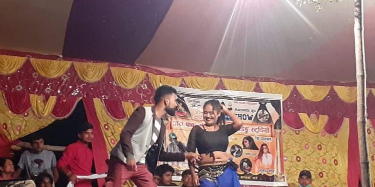 कोरोनाको बेवास्ता गर्दै महोत्तरीको भंगहा नगरपालिकामा आरके एकस्ट्रा प्रोग्राम