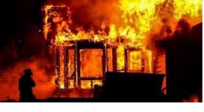 २ वटा कपडा पसलमा आगलागी हुँदा २ करोडको क्षति