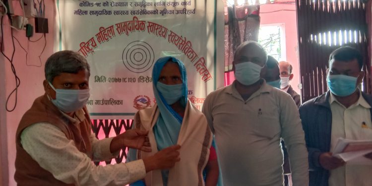 साेनमा गाउँपालिकाले गत वर्ष जस्तै महिला स्वयं सेविकाहरुलाई गरे समान