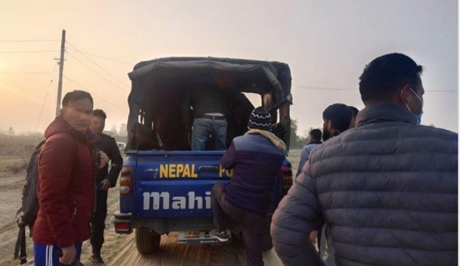 घुस रकमसहित नेपाल विधुत प्राधिकरणका कर्मचारीलाइ अक्तियारले गरे पक्राउ