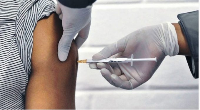 दुबै डोज कोरोना खोप लिएकालाई संक्रमण, खोप लगाएकालाई पनि जोखिम यथावतै