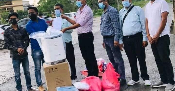 सुनवल कोभिड अस्पतालकालाई राधा पौडेल फाउन्डेसनद्धारा स्वास्थ्य सामाग्री हस्तान्तरण