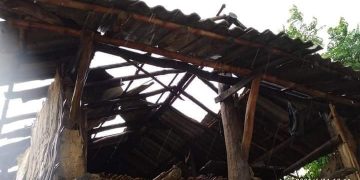 रौतहटको गुजरामा १० मिनेटको हावाहुरीले ३५ घरमा क्षति