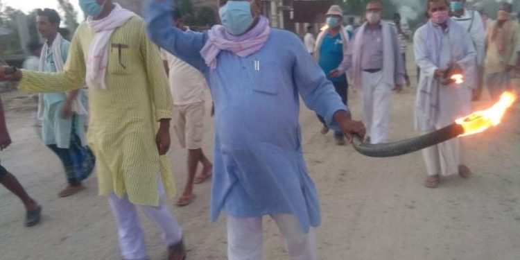 जनता समाजवादी पार्टी द्वारा सम्सि गाउँपालिकामा राष्ट्रपतिकाे बिराेधमा मशाल जुलुस