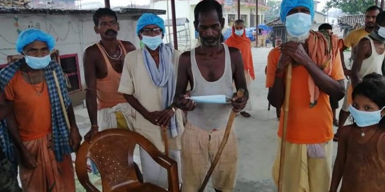 नेपाल स्काउटका टिमले स्वास्थ्य सामग्री वितरणमा निरन्तरता दिदै