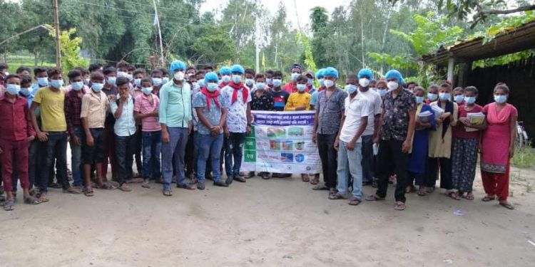 नेपाल स्काउटका टिमले तेस्राे दिन पनि स्वास्थ्य सामग्री वितरणमा निरन्तरता दिदै