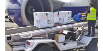 भुटानले पठाएको ३ लाख डोज खोप काठमाडौं आइपुग्याे