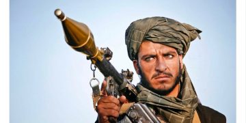 सम्पादकको हत्या, एक पत्रकार बन्धक