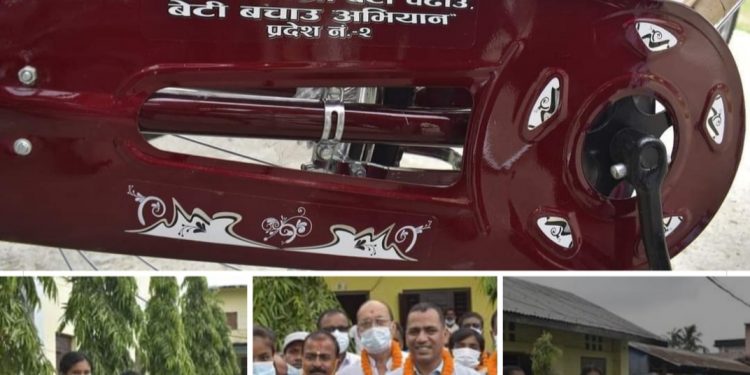 मटिहानीको राम मा बि मा १०७ जना छात्राहरुलाई साईकल बितरण