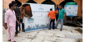 जानकी मन्दिरबाट युवाहरुले च्याते मुख्यमन्त्री राउतको प्रचारबाजी हुडिंग बोर्ड