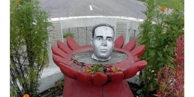 महाकवि लक्ष्मीप्रसाद देवकोटाको सालिक तोडफोड