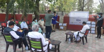 प्रतिमान निमा स्मृति फाउण्डेशनद्वारा एक करोड बराबरको स्वास्थ्य सामग्री हस्तान्तरण