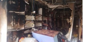 जनकपुरको एक वस्त्रालयमा विद्युत सर्ट भइ आगलागी हुदा करोडौंको क्षति