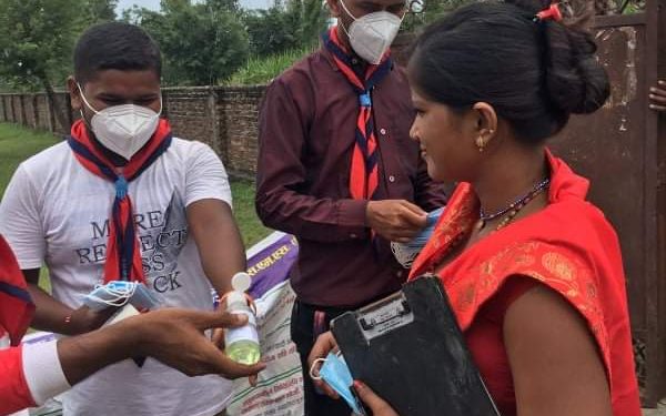 कक्षा १२का बिद्यार्थीहरुलाइ नेपाल स्काउटले वितरण गरे स्वास्थ्यकर्मी