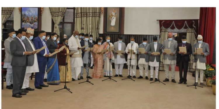 मन्त्री र राज्यमन्त्रीले लिए शपथ