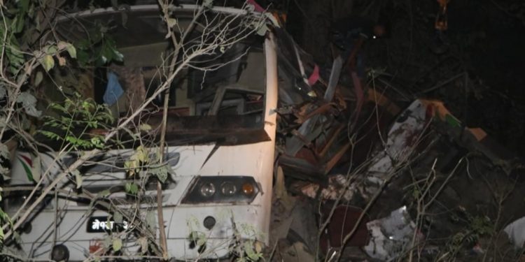 बस दुर्घटनामा मृत्यु हुनेको संख्या ३२ पुग्यो