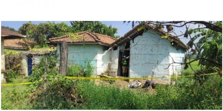 महोत्तरीमा सुतिरहेकी महिलाको टाउकोमा हथौडा प्रहार गरी हत्या