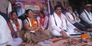 मनरा शिसवा नगरपालिकामा बनेकाे हनुमान मन्दिरलाइ कुनै नेताबाट शिलान्यास नगराउ नगर्नदिन सर्वदलिय बैठककाे निर्णय