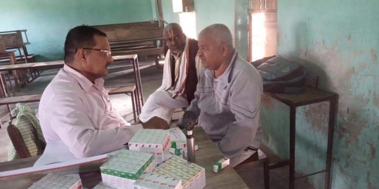 लाेकतान्त्रिक समाजवादी पार्टी नेपालका नेता झा ले सम्पन्न गरे औरही नगरपालिकामा निशुल्क आँखा शिविर