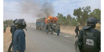 जनमत पार्टीका कार्यकर्ताले जलाए ट्रक