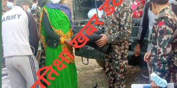 महोत्तरीमा शितलहर प्रभावित पचास भन्दा बढी परिवारलाई सैनिक श्रीमती संघले बाँडे खाद्यान्न तथा कम्बल