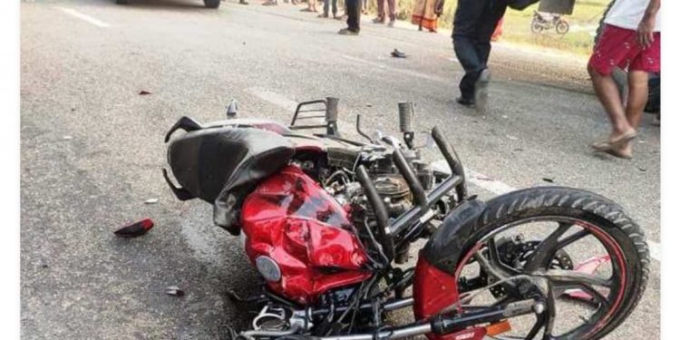 मोटरसाइकल दुर्घटना हुँदा तीन जनाको मृत्यु