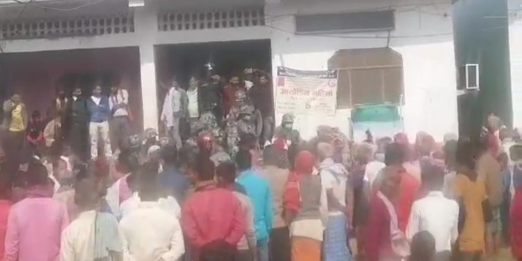 सोनमा गाउपालिका कार्यालयमा झडप