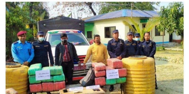 सर्लाहीमा माछा बोक्ने गाडीको ड्रमबाट १२६ केजी गाँजा बरामद