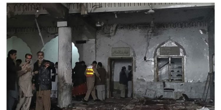 एक मस्जिदमा बम विस्फोटहुँदा कम्तीमा ३० जनाको मृत्यु