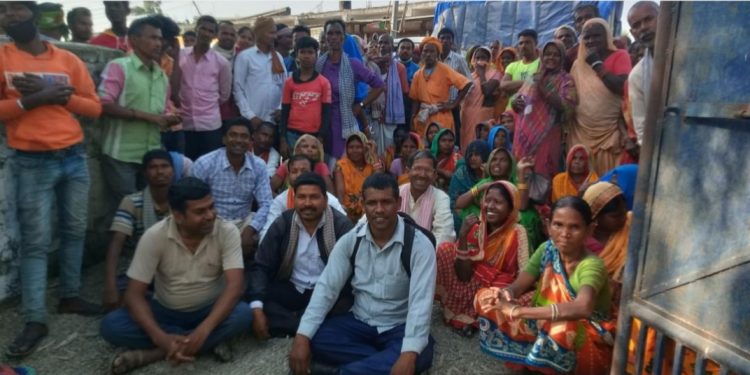 न्यायको लागि माग गर्दैै ईलाका प्रहरी कार्यालय गौशाला छेराउ, छलफल भोली विहान गराउने प्रहरीको भनाई