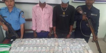 महोत्तरीमा श्रोत नखुलेको ५५ लाख रकम सहित दुईजना पक्राउ