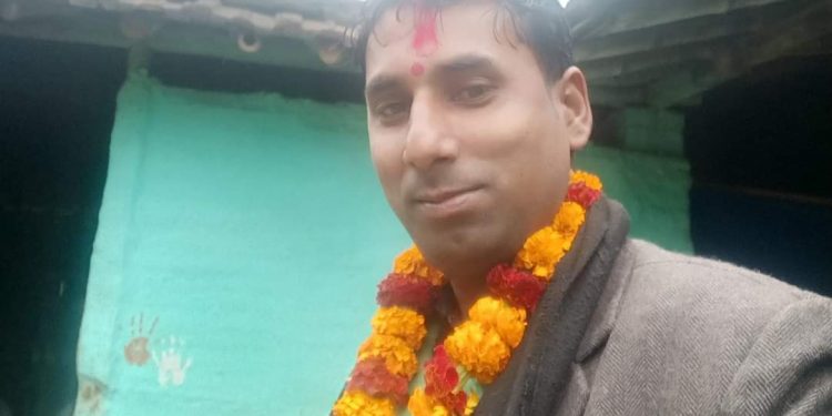 साेनमा गाउँपालिकाका वडा अध्यक्ष यादव गरे नेपाली कांग्रेस प्रवेश