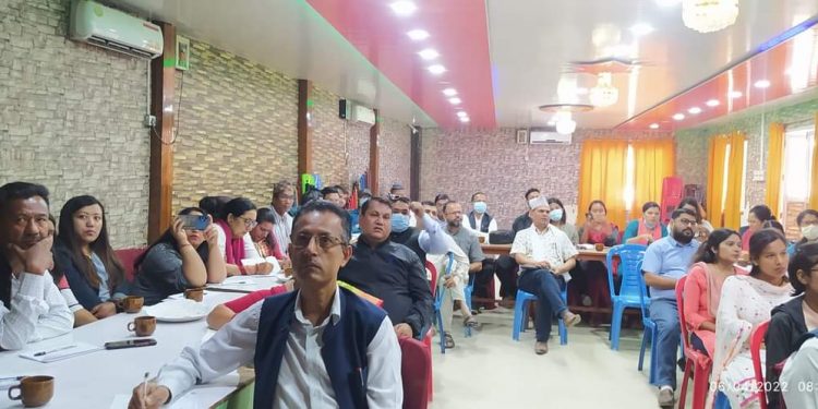 संचार माध्यममा खानेपानी तथा सरसफाइ विषय एवम खानेपानी तथा सरसफाइ विषयमा सरोकारवालाहरुसंग अन्तरकृया कार्यक्रम बुटवलमा सम्पन्न