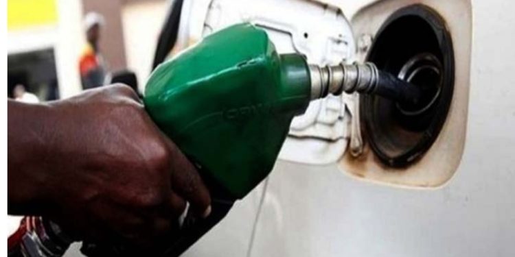 प्रतिलिटर १० रुपैयाँले घट्यो पेट्रोल-डिजलको मूल्य