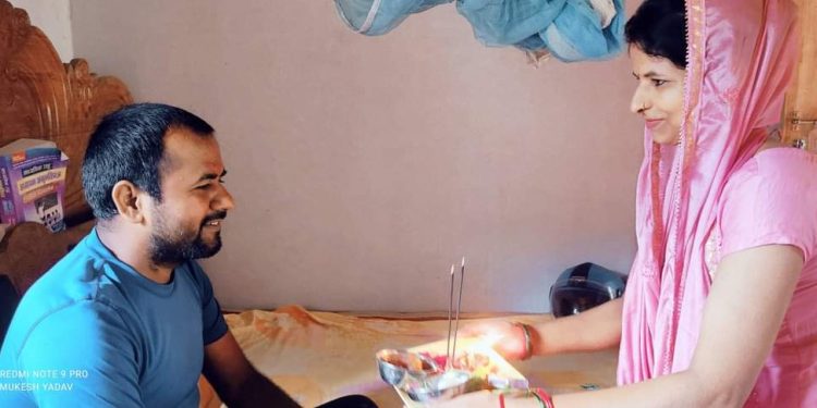 दाजु भाई तथा दिदी बहिनी बिच अटुट प्रेमको प्रतीक मानिने रक्षाबन्धन राखी पर्ब तराई-मधेशसहित मिथिलाञ्चलमा आज रक्षाबन्धन पर्ब मनाईदै