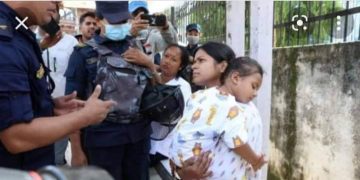 न्यायको माग गर्दै जीवन आहुति दिन तयार महिलालाई सहयोग