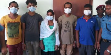 पाँच जना मिलेर अर्जुनको हत्या गरेको आरोपमा पक्राउ परेकाहरुलाई महोत्तरी प्रहरीले गरे सार्बजनीक