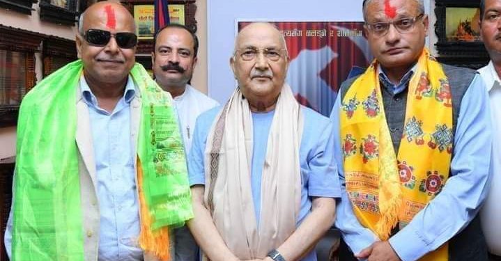 लाेसपा नेता झा सहित महासचिव यादवले गरे नेकपा एमालेमा प्रवेश