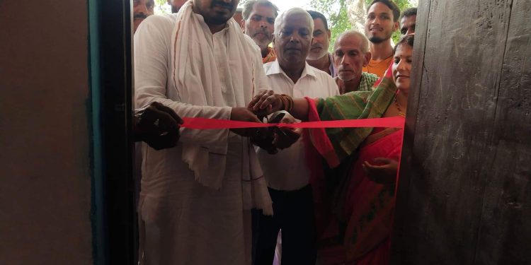 मधेश प्रदेशका पूर्व आन्तरिक मामिला तथा कानून राज्य मन्त्री सराेज सिंह कुश्वाहाले गरे धर्मसालाको उद्घाटन