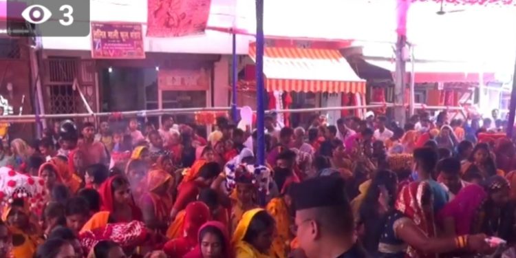 राम गाेपालपुर नगरपालिकामा खोइच भर्नेको भिडभाड