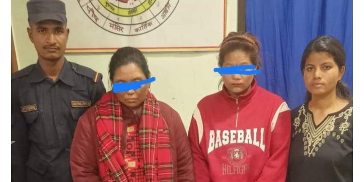 कृष्णनगर बाट लागु औषध चरेस सहित २ महिला पक्राउ