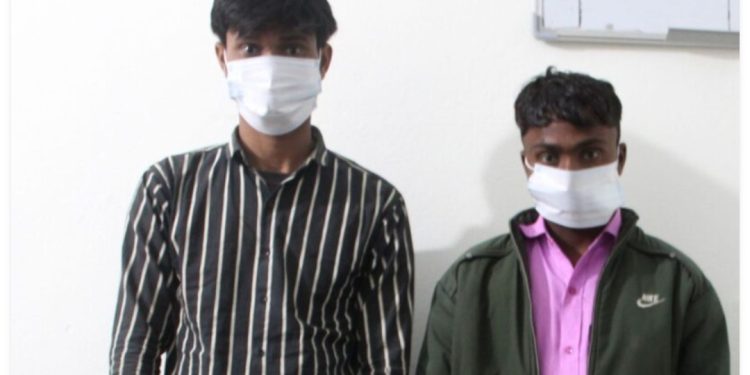 सर्लाहीबाट गाँजासहित दुई भारतीय युवक पक्राउ