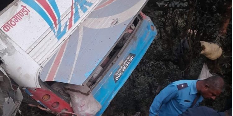 बस दुर्घटना हुँदा ७ जनाको मृत्यु, २५ घाइते