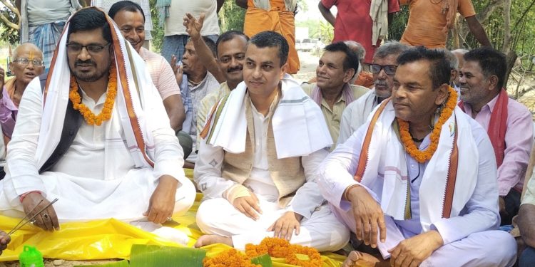 पूर्व मन्त्री कुश्वाहाले गरे सडककाे शिलान्यास